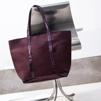 The Cabas Tote Bag by Vanessa Bruno 🍇\n\n[ Désormais en version zippée et disponibles en différents formats et coloris ]\n\n#vanessabruno #totebag...